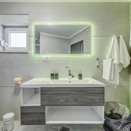 Luxury Paradise Podstrana